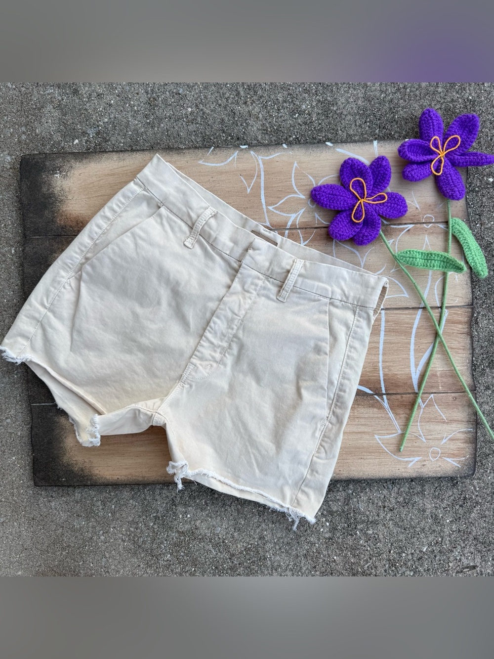 MOTHER High Rise Shorts Size 25 - The Shaker Prep Short Short Fray